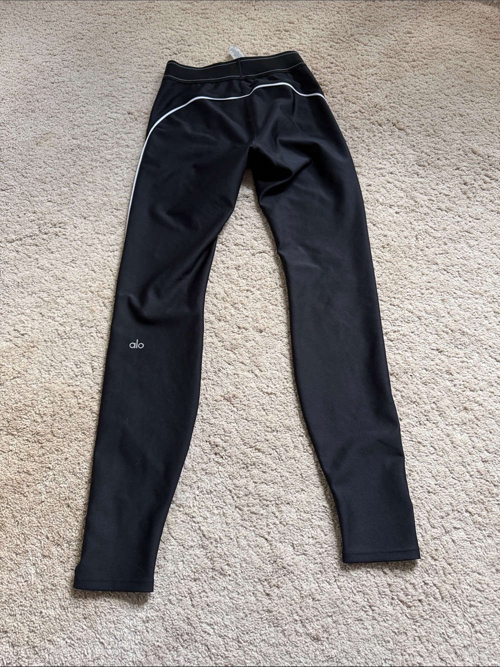 Barely Worn Alo Hearthrob Leggings Black Size Medium